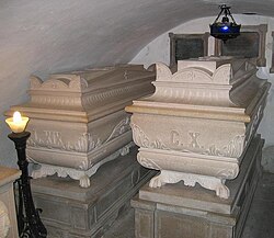 Bóvedas funerarias en el monasterio franciscano Kostanjevici en Eslovenia.
