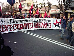 Símbolos y concentraciones de carácter político e ideológico.