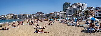 Playa de las Canteras y paseo marítimo
