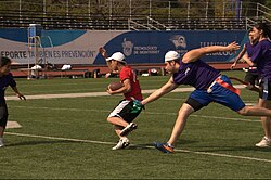 Momento en que un jugador toma el banderín de otro jugador durante un partido en el Instituto Tecnológico y de Estudios Superiores de Monterrey, Campus Ciudad de México