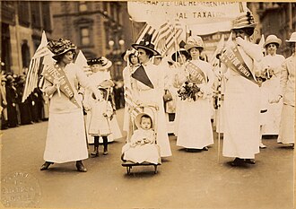 Manifestación de sufragistas en Nueva York en 1913