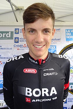 Patrick Konrad compitiendo en una prueba de ciclismo de ruta