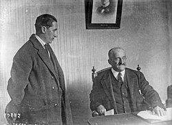 El Conde de Romanones reunido con sindicalistas.