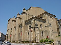 Fachada de la catedral de Castres