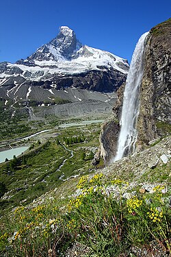 Cara norte del Cervino vista desde el valle de Zmutt