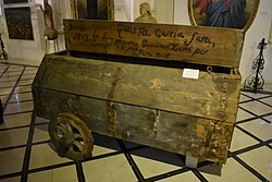 Vehículo histórico utilizado para trasladar a víctimas de la plaga en Malta