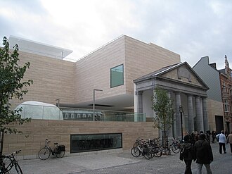 Vista exterior del M - Museum Leuven