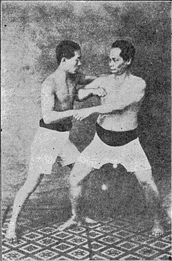 Tatsuo Yamada y su maestro Choki Motobu