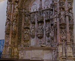 Tumba de Sancho I ubicada en la capilla mayor