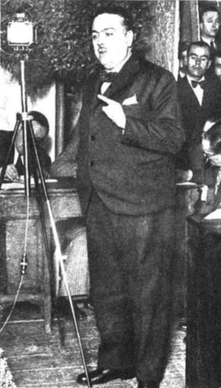 Martínez Barrio dando un discurso en 1933