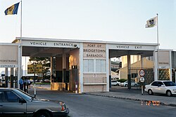 Entrada principal al puerto de aguas profundas