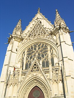 Fachada de la Sainte-Chapelle de Vincennes