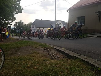 Ciclistas compitiendo en una etapa del Tour de Polonia 2020