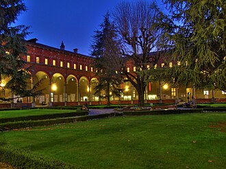 Fachada y entorno arquitectónico del campus de la Universidad Católica del Sagrado Corazón