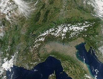 Vista satélite de los Alpes mostrando la extensión de la cordillera en Europa Central