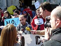Estudiante entrevistado durante una concentración contra el Proceso de Bolonia.