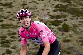 Fotografía panorámica y detalles de la competición ciclista del Giro de Italia 2017.