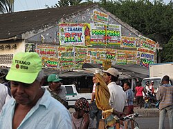 Afiches promocionales de conciertos de Champeta en el Mercado de Bazurto.