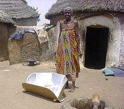 Campesinos usando cocinas solares en Ghana