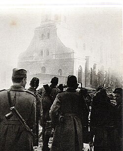 Tropas soviéticas entrando en Riga