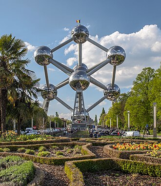 Vista general del Atomium situado en Bruselas.