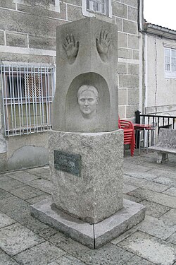 Monumento en memoria a Miguel Ángel Blanco en Junquera de Espadañedo