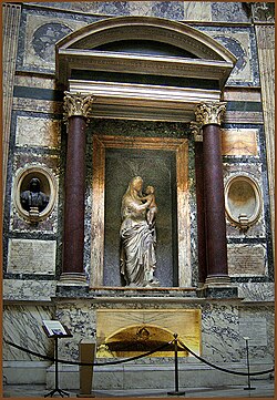 Panteón, Roma, tumba de Rafael.
