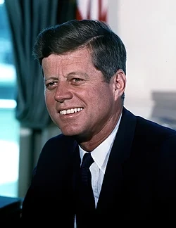 John F. Kennedy en el Despacho Oval