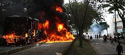 Buses del MIO incinerados durante protestas