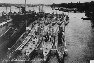 Fotografía histórica de la tripulación del SM U-20 en Kiel en 1914