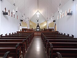 Interior de una iglesia trapense en Indonesia