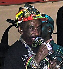Lee 'Scratch' Perry en el estudio
