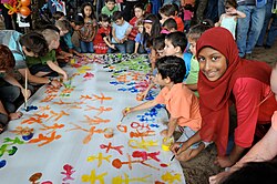 Celebración comunitaria relacionada con la diversidad cultural en Australia.