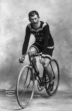 Fotografía histórica de archivo correspondiente al ciclista Lucien Lesna.
