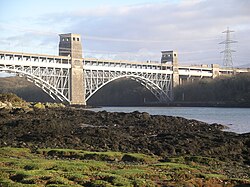 Puente Britania sobre el Estrecho de Menai