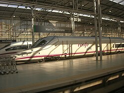 Trenes de alta velocidad AVE en la estación de Málaga-María Zambrano.