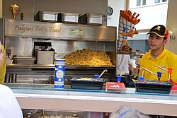 Un sitio de venta de patatas fritas belgas