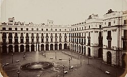 Fotografía histórica de la Plaza Real en 1874