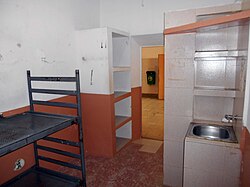 Interior de una de las celdas de la prisión