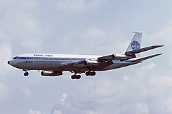 Boeing 707-321B de Pan Am en vuelo
