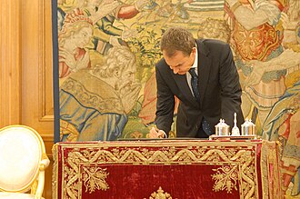 José Luis Rodríguez Zapatero refrendando la reforma