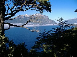 Vista panorámica del Lago Huechulafquen