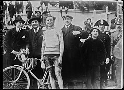 Retrato de época del ciclista Adriano Zanaga