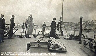 El gran duque Nicolás Nikoláyevich y la duquesa Anastasia de Montenegro a bordo del HMS Marlborough