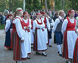 Trajes típicos fineses