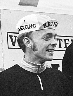 Fotografía histórica de archivo que ilustra la trayectoria y figura del deportista neerlandés Piet van Katwijk.