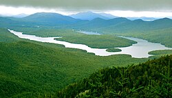 Fotografía panorámica del entorno natural de Lake Placid