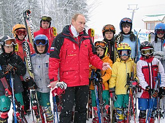 Vladímir Putin durante una visita a las instalaciones en Krasnaya Poliana