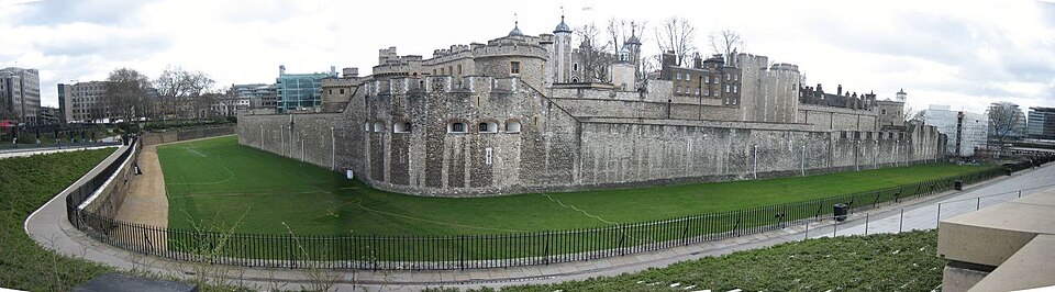 Muralla exterior y Legge's Mount