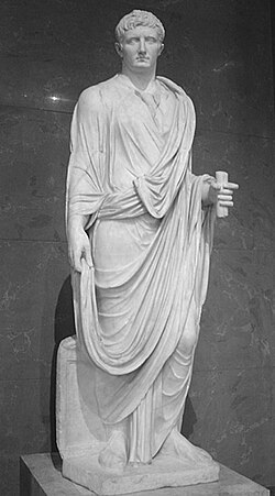 Estatua de Augusto como magistrado
